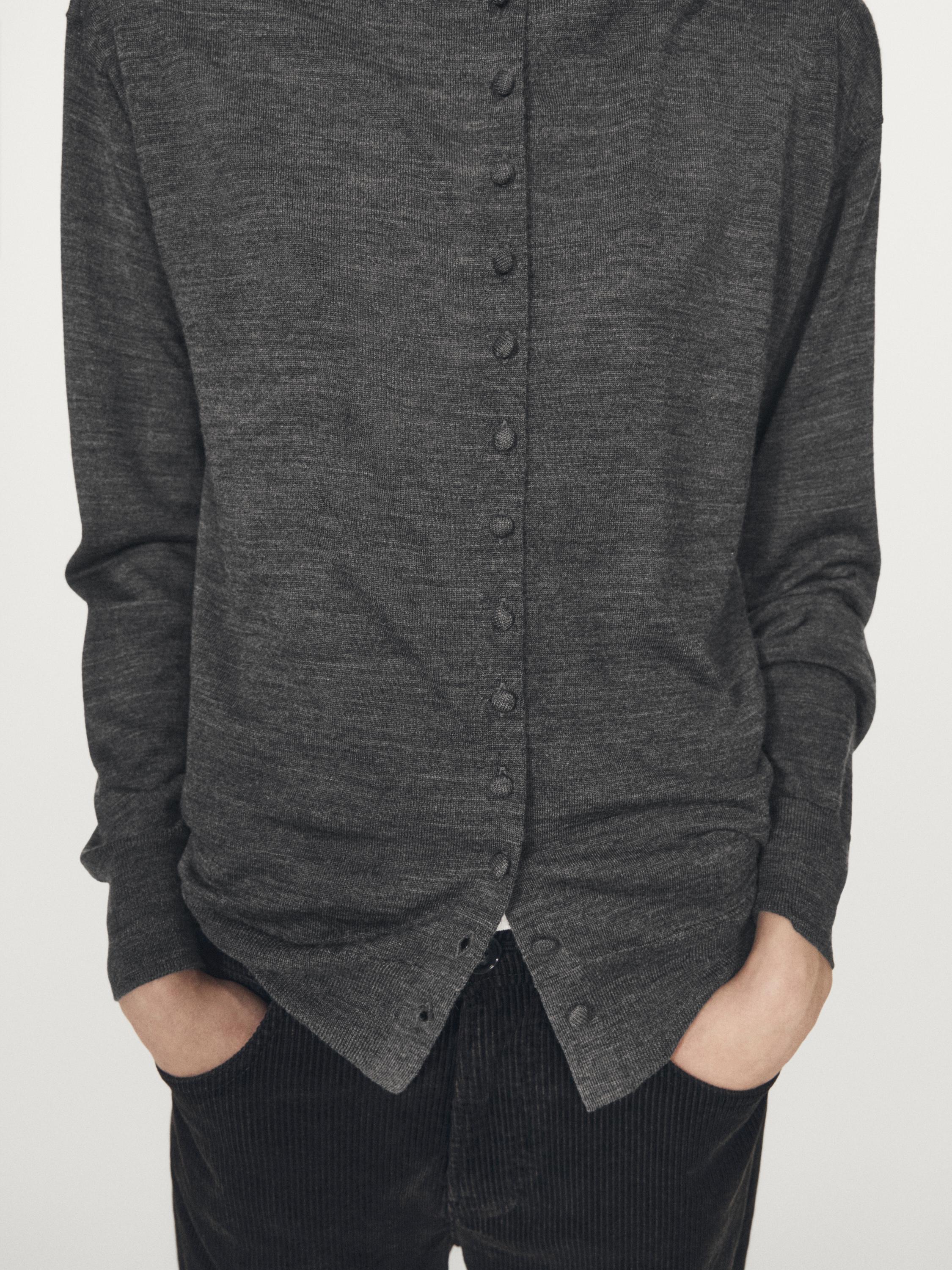 Cardigan col montant avec boutons en tissu